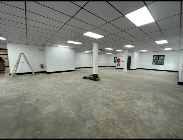 300M² OFFICE TO LET IN BRYANSTON
